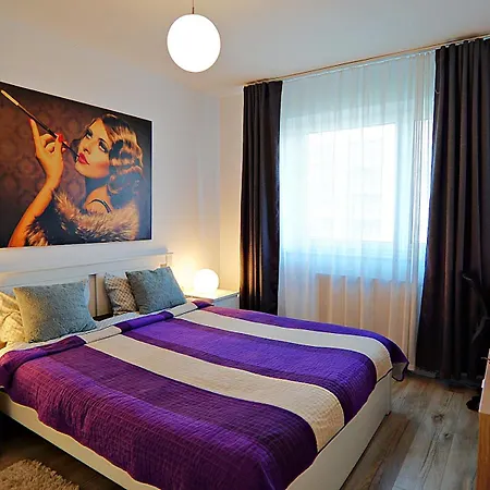 Apartment Relaxing Coresi Place *