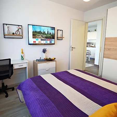 Relaxing Coresi Place Апартаменты