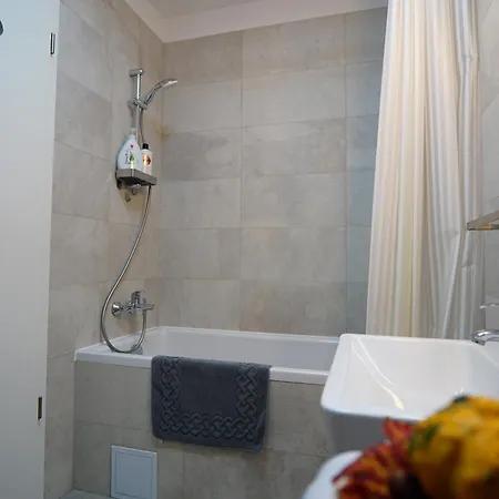 Apartment Relaxing Coresi Place